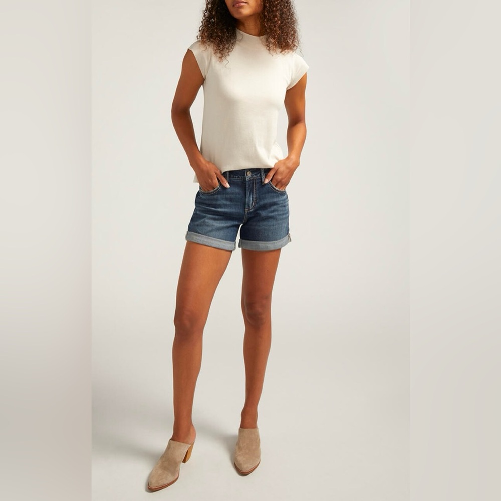 Silver Bermuda Jean Short -Raw Hem or cuffed -Tuesday style -Sz 28-Distressed☀️ 